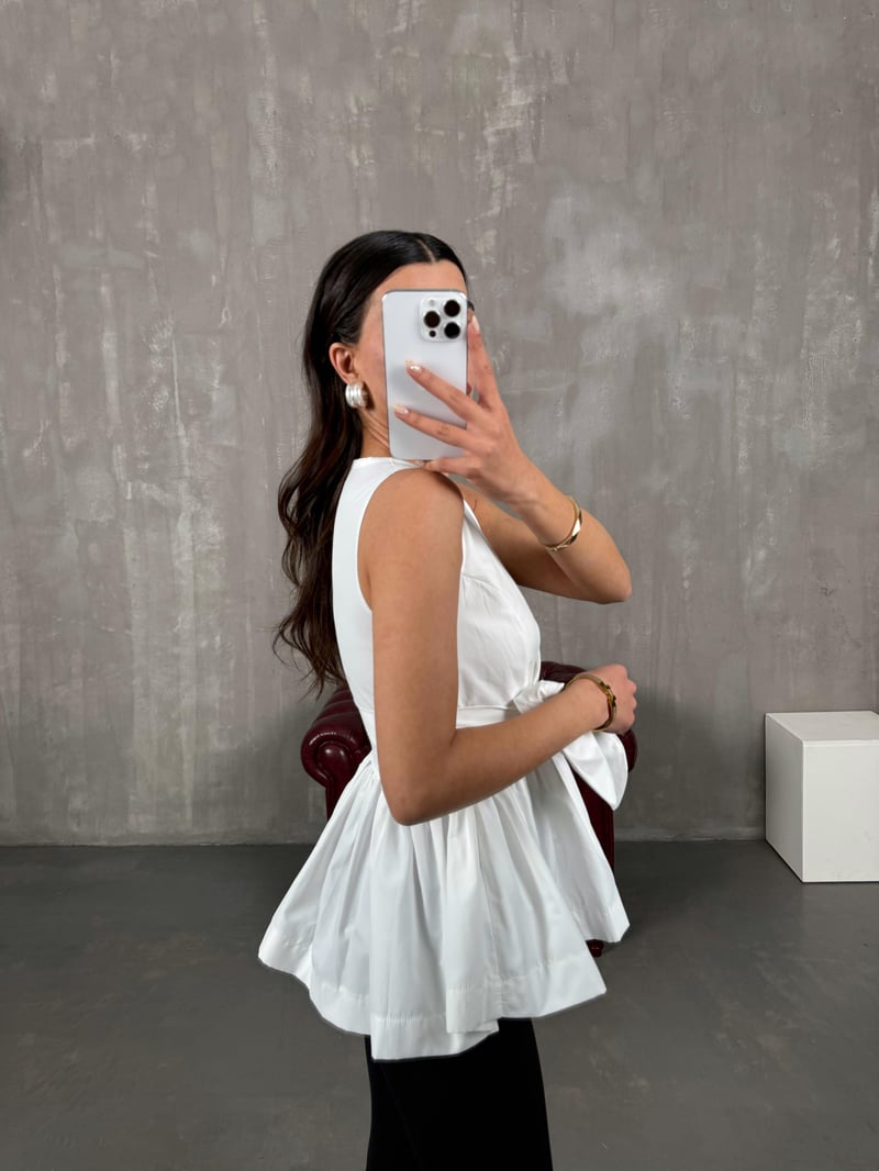 Vado Beyaz V Yaka Kuşaklı Massi Muadil Sıfır Kol Bluz