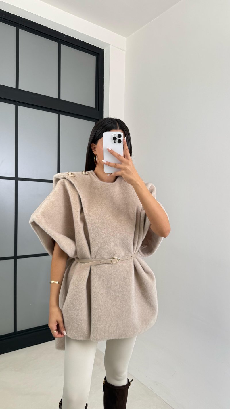 Taş Kemerli Tasarım Kürklü Panço GAUS-00520