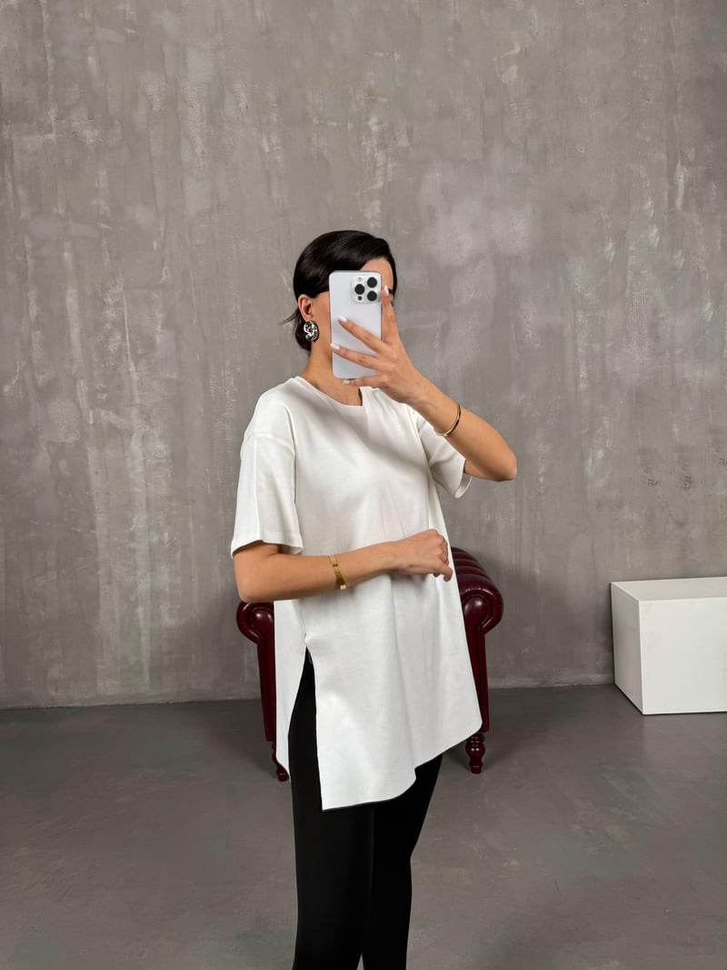 Beyaz Yandan Yırtmaçlı Bisiklet Yaka Tshirt Gaus00045