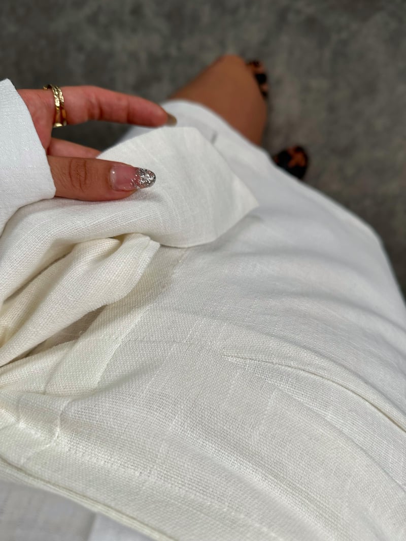 Fatsia Beyaz Bağlamalı Mini Keten Etek