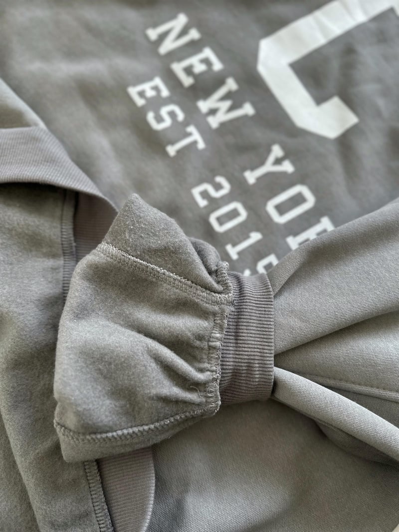 Gri Arkası Baskılı Oversize Sweatshirt