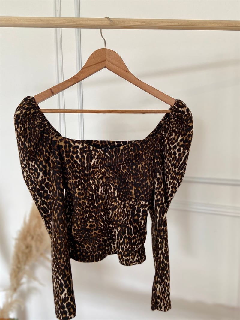 Leopar Desenli Yumuşak Dokulu Crop