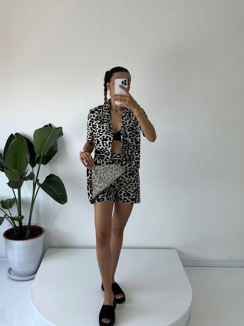 Lindea Leopar Desenli Şort Etekli Ceketli İkili Takım