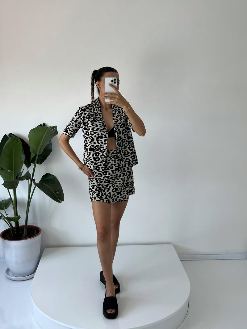 Lindea Leopar Desenli Şort Etekli Ceketli İkili Takım