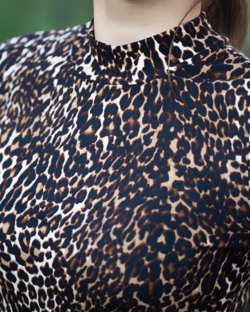 LOF Leopar Desenli Büzgülü Yırtmaçlı Elbise