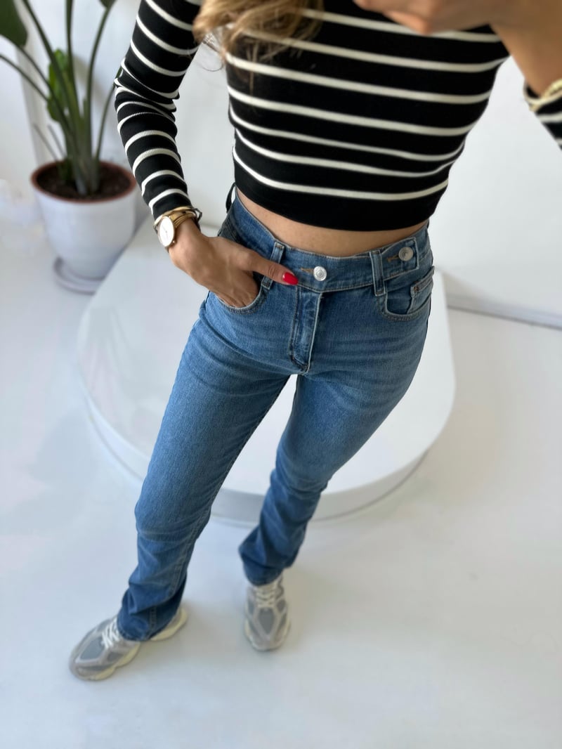 Mavi Boru Paça Kemer Detaylı Jean 
