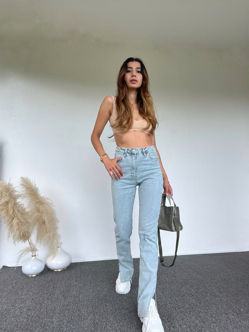 Mavi Yırtmaçlı Jean 
