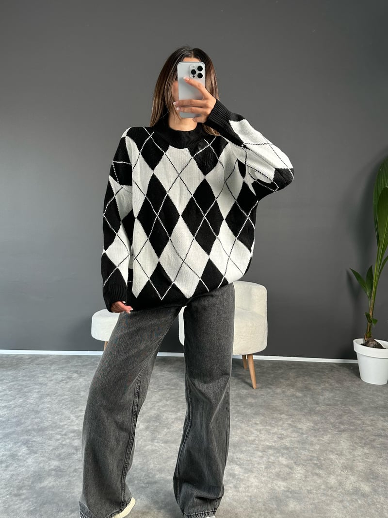 Siyah Baklava Dilim Oversize Kazak 