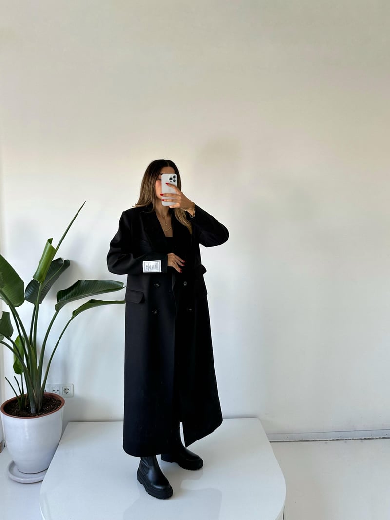 Siyah Kol Detaylı Premium Trençkot