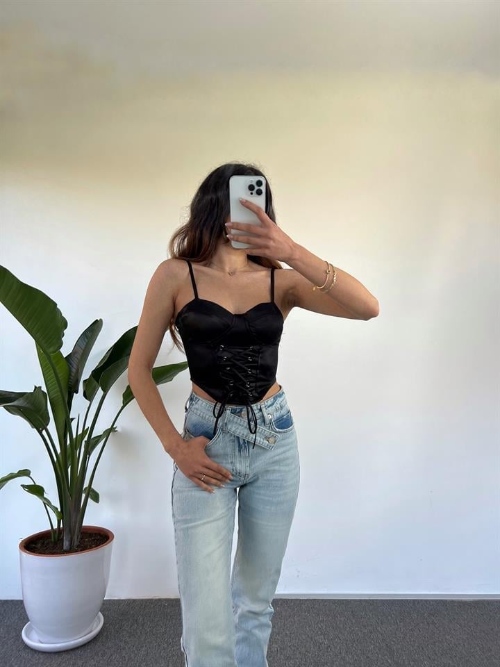 Siyah Korse Crop