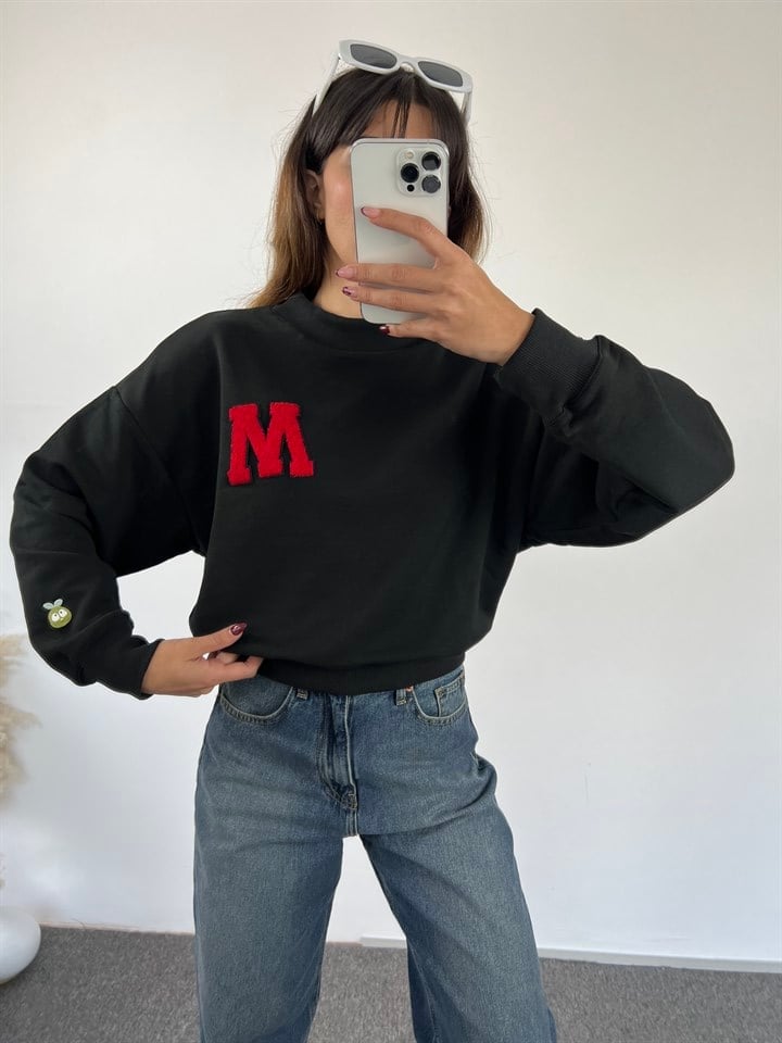 Siyah M harfli Sweat