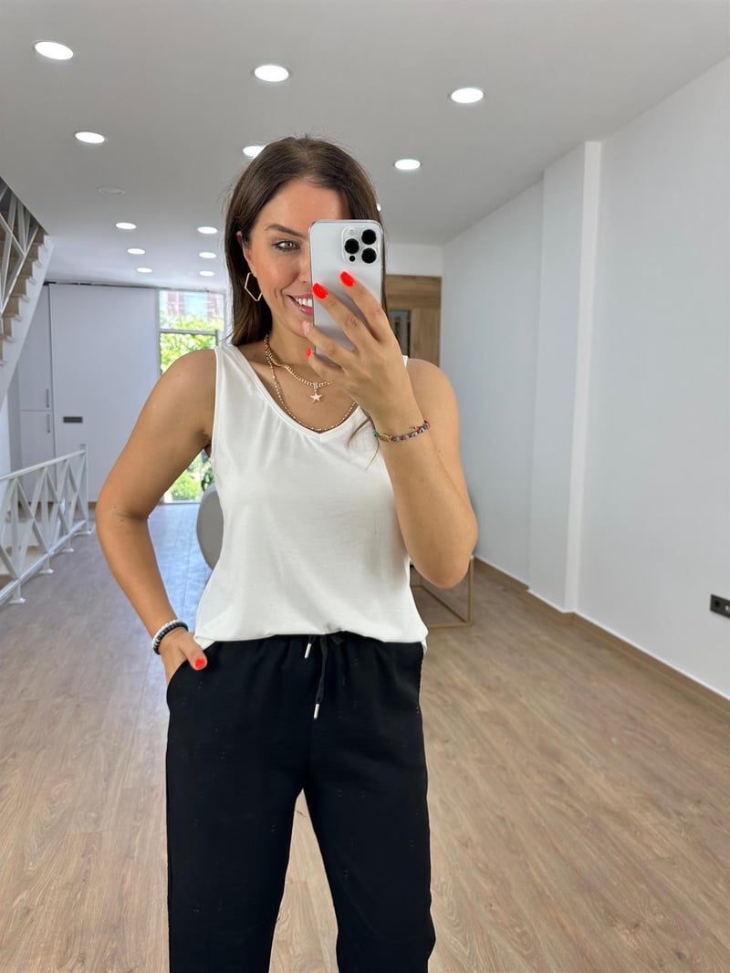 %100 Modal V Yaka Basic Tişort Ekru