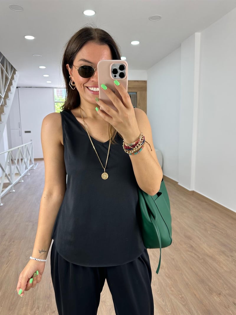 %100 Modal V Yaka Basic Tişört Siyah 