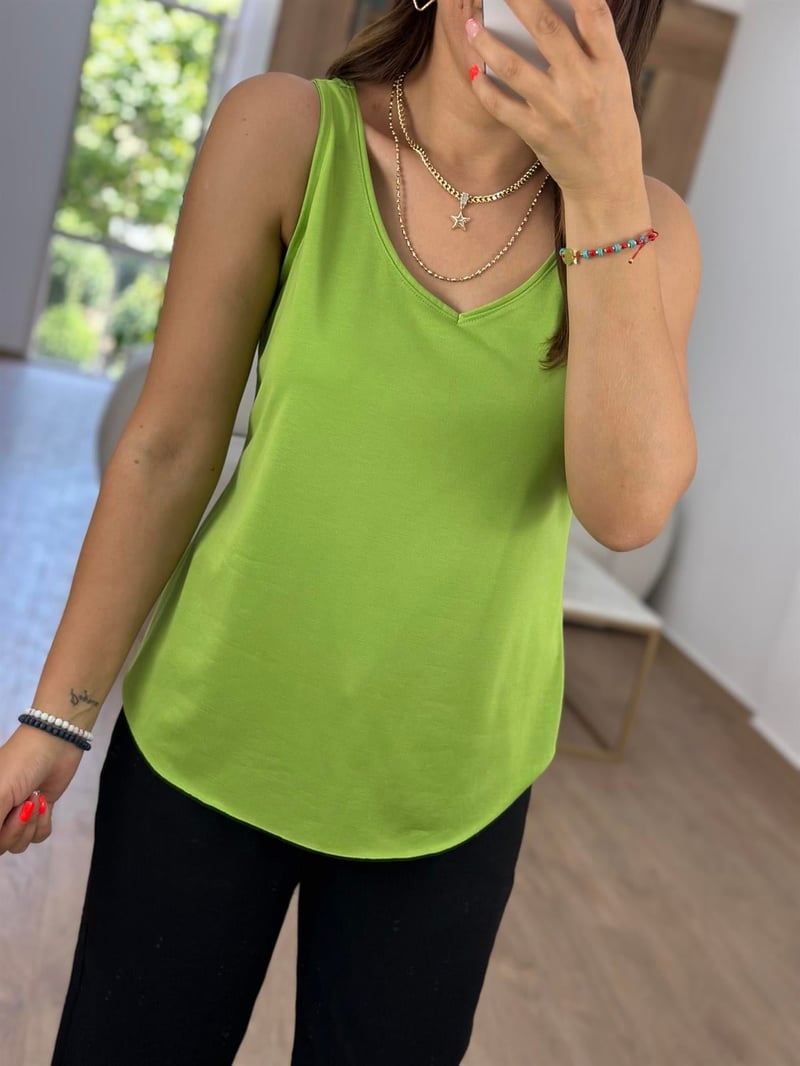 %100 Modal V Yaka Basic Tişort Yeşil