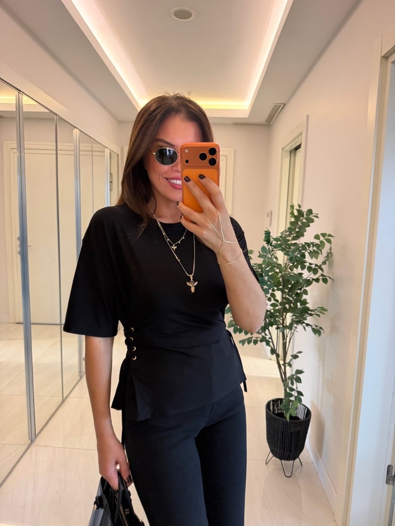 Kuş Gözü Bağlama Detaylı Modal Bluz-Siyah