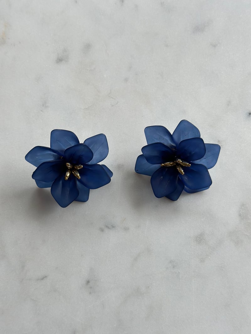 Çiçek Tasarım Lacivert Küpe 6cm