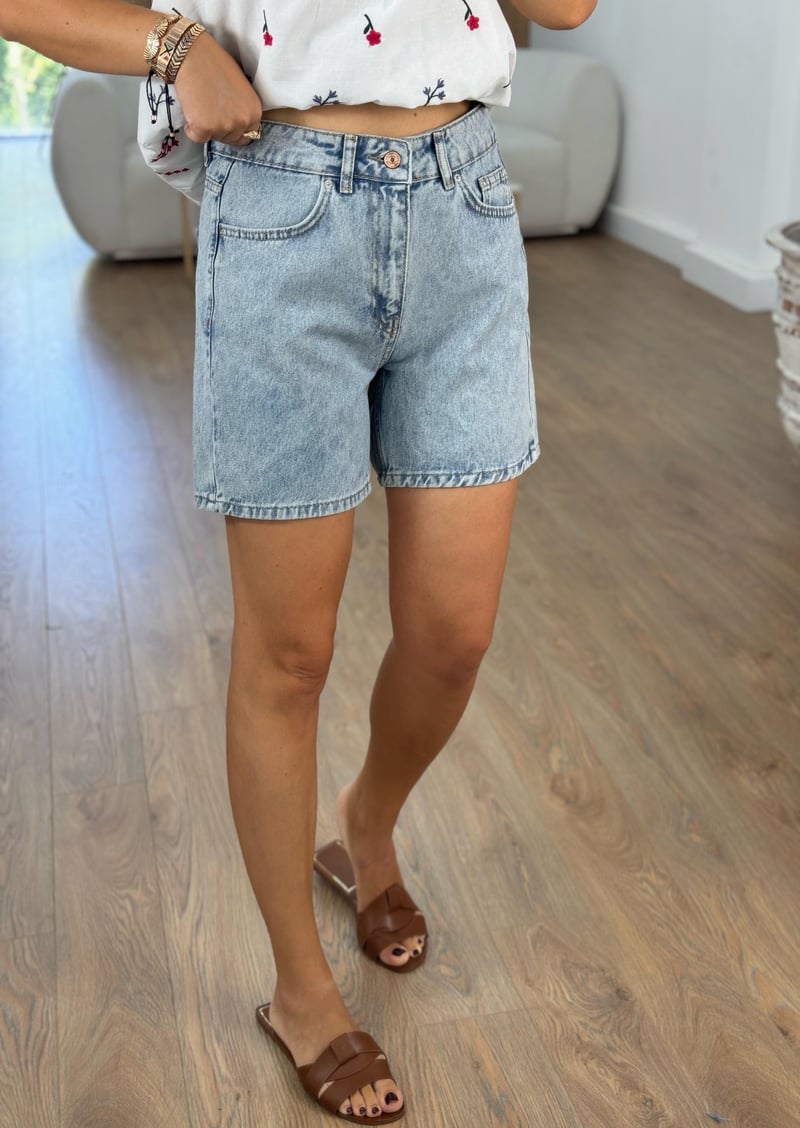 Dilvin Şehir Boy Denim Şort