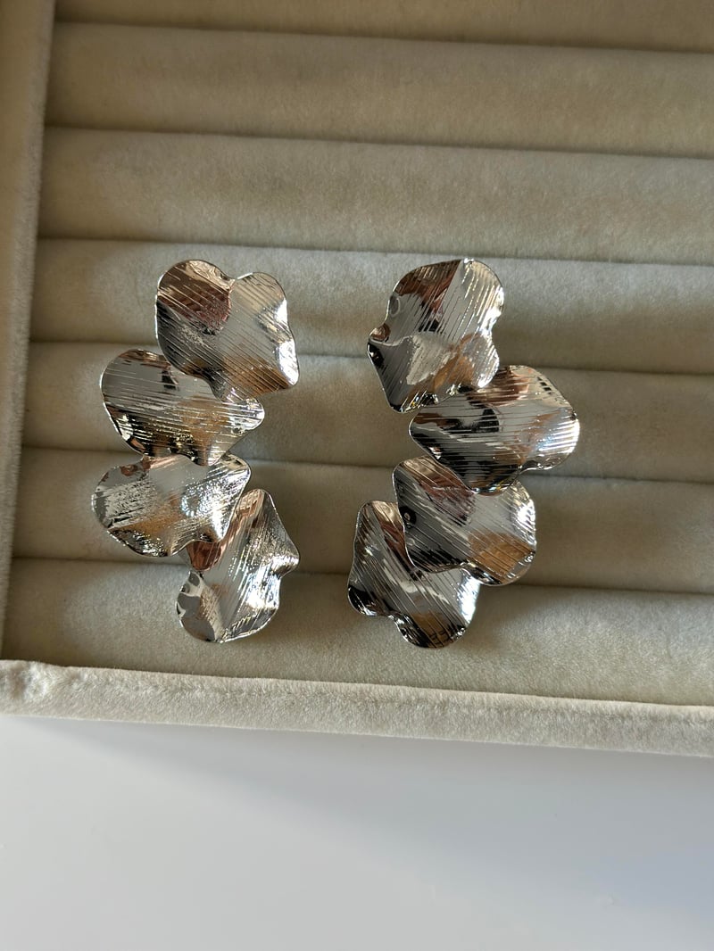 Geçmeli Kıkırdak Tasarım Silver Küpe 5,5cm