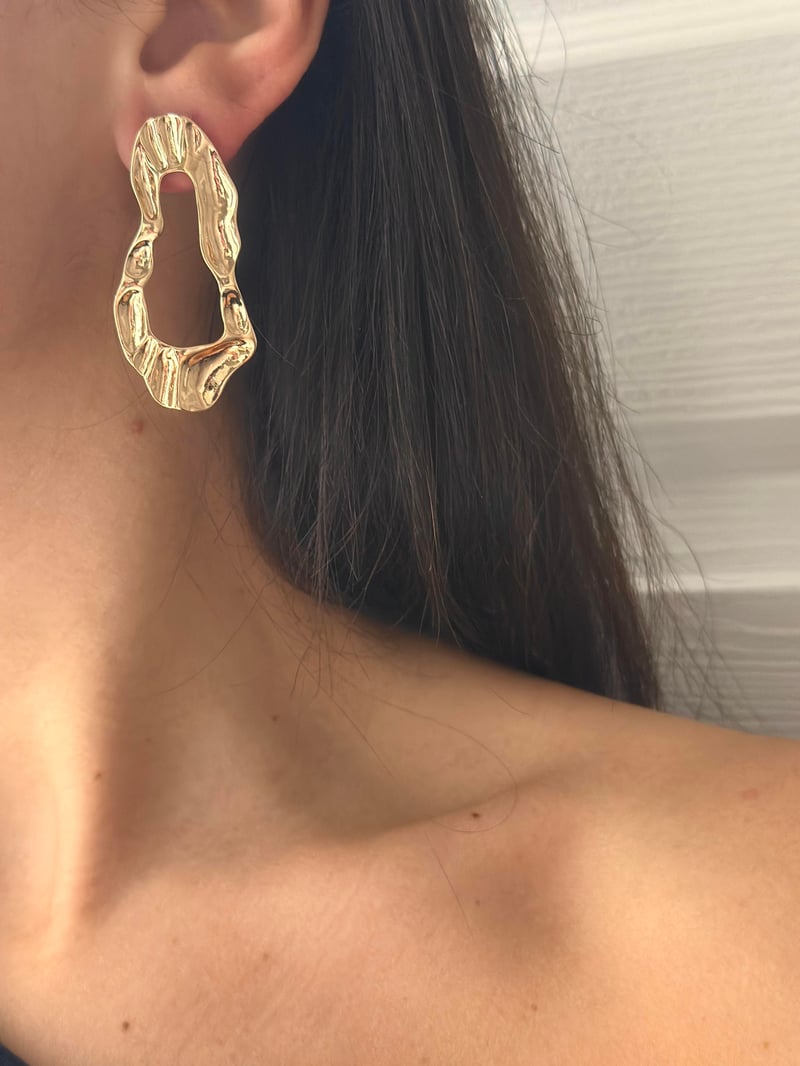 Gold Asimetrik Plaka Küpe 4,8cm