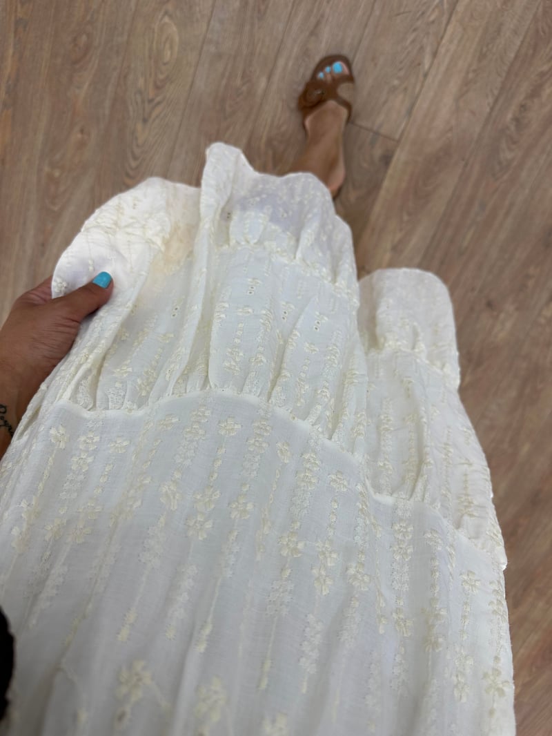 İşlemeli Askılı Midi Elbise 