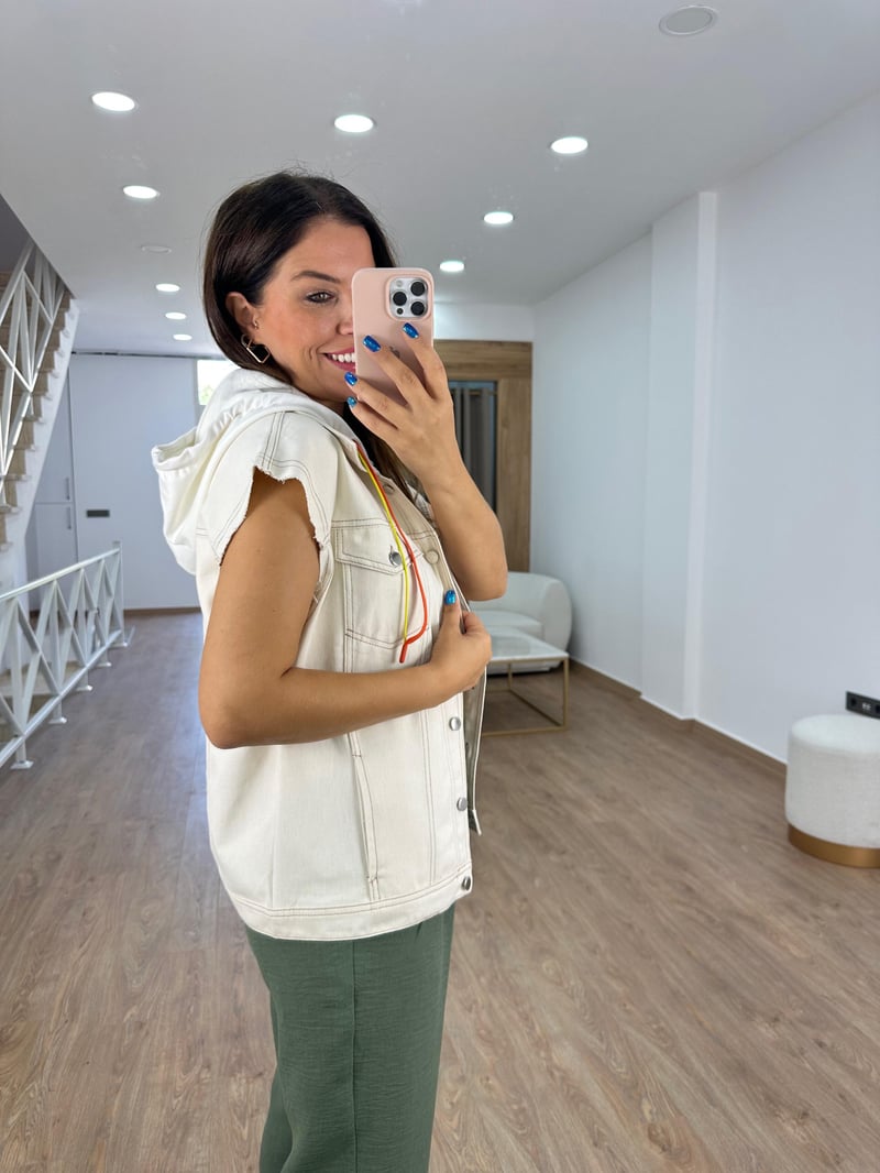 Marka Model Kapüşonlu Yelek-Taş