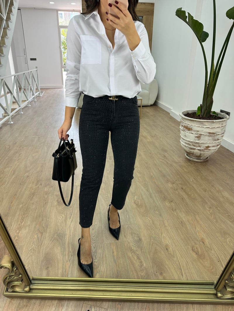 Marka Model Önü Taşlı Jean