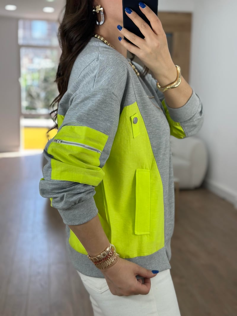 Marka Model Paraşüt Kumaş Detaylı Sweatshirt