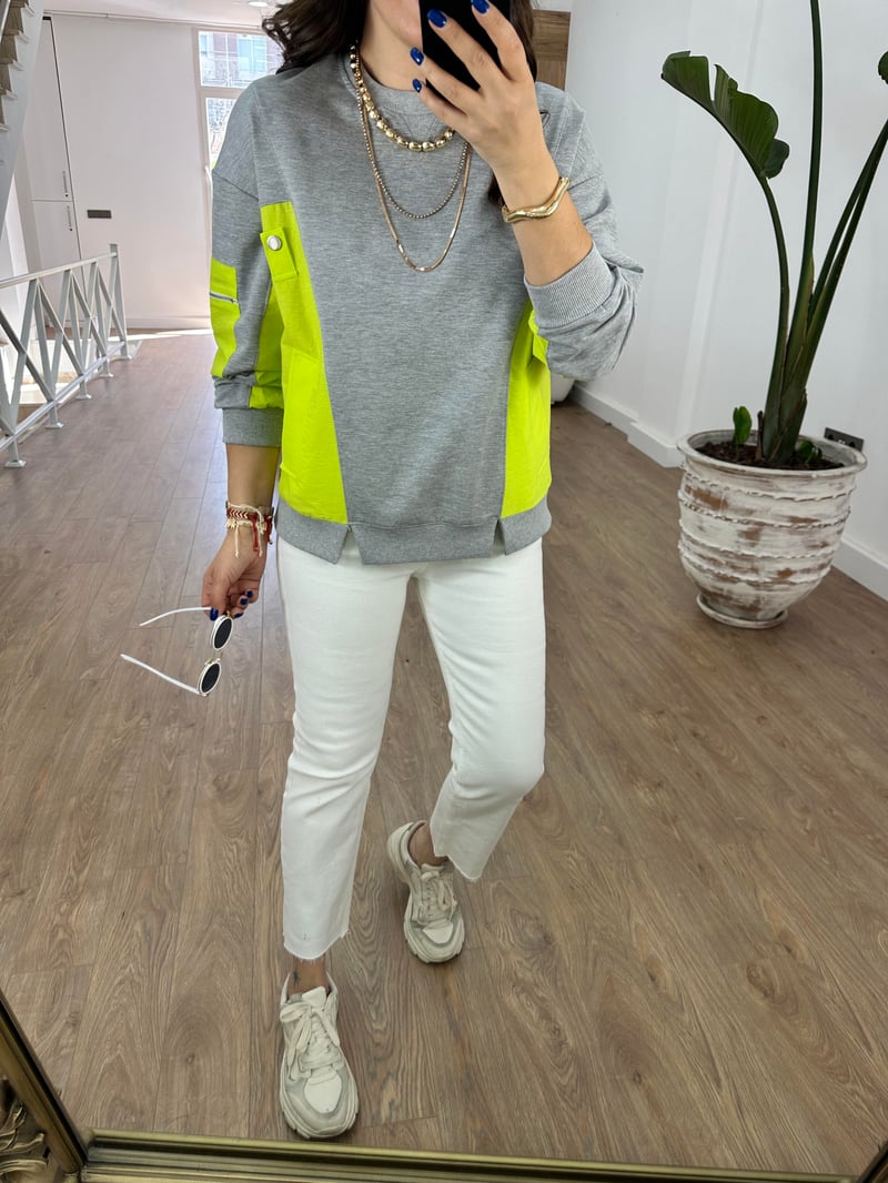 Marka Model Paraşüt Kumaş Detaylı Sweatshirt