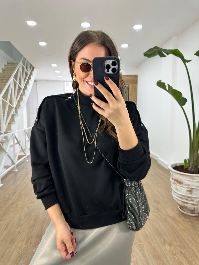 Omzu Çıtçıtlı Basic Sweatshirt-Siyah