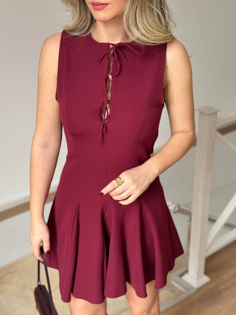 Önü Bağcıklı Volanlı Mini Elbise - Bordo