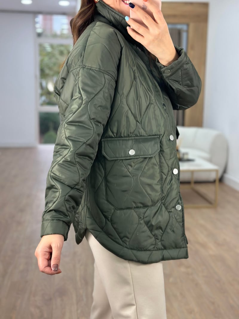 Önü Çıtçıtlı Kapitone Mont-Haki