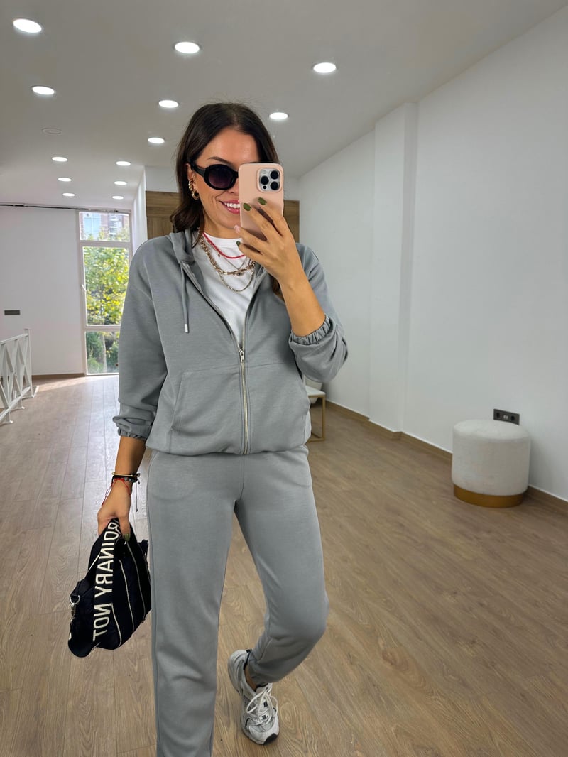 Orjinal Marka Model Kumaş Eşofman Takımı