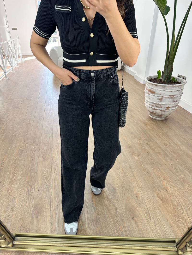 Siyah Yıkamalı Straight Jean