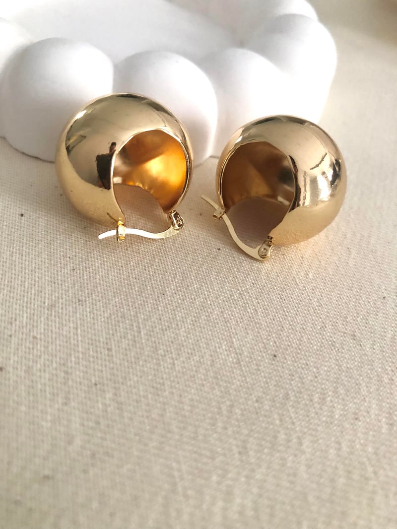 Top Görünümlü Gold Küpe