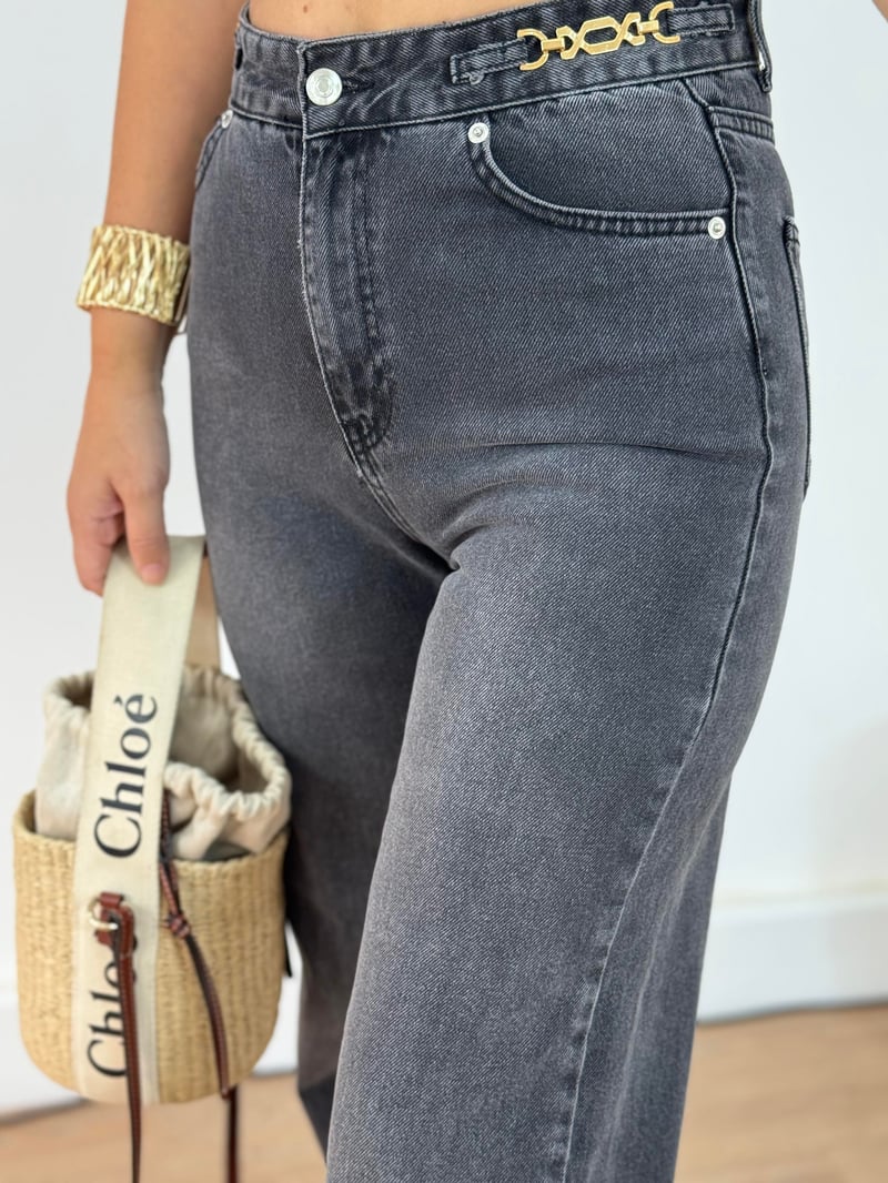 Zincir Detaylı Marka Model Jean