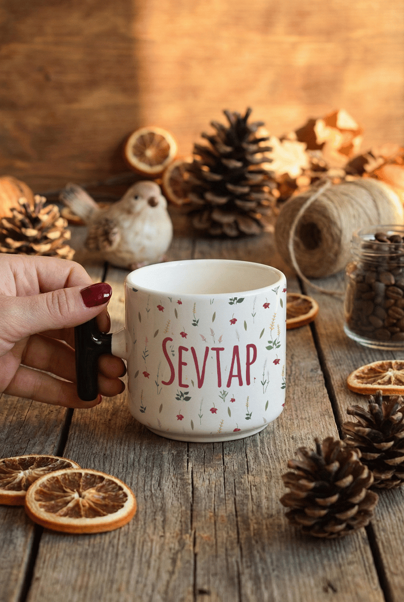 Çiçek Desenli Kişiye Özel T Kupa
