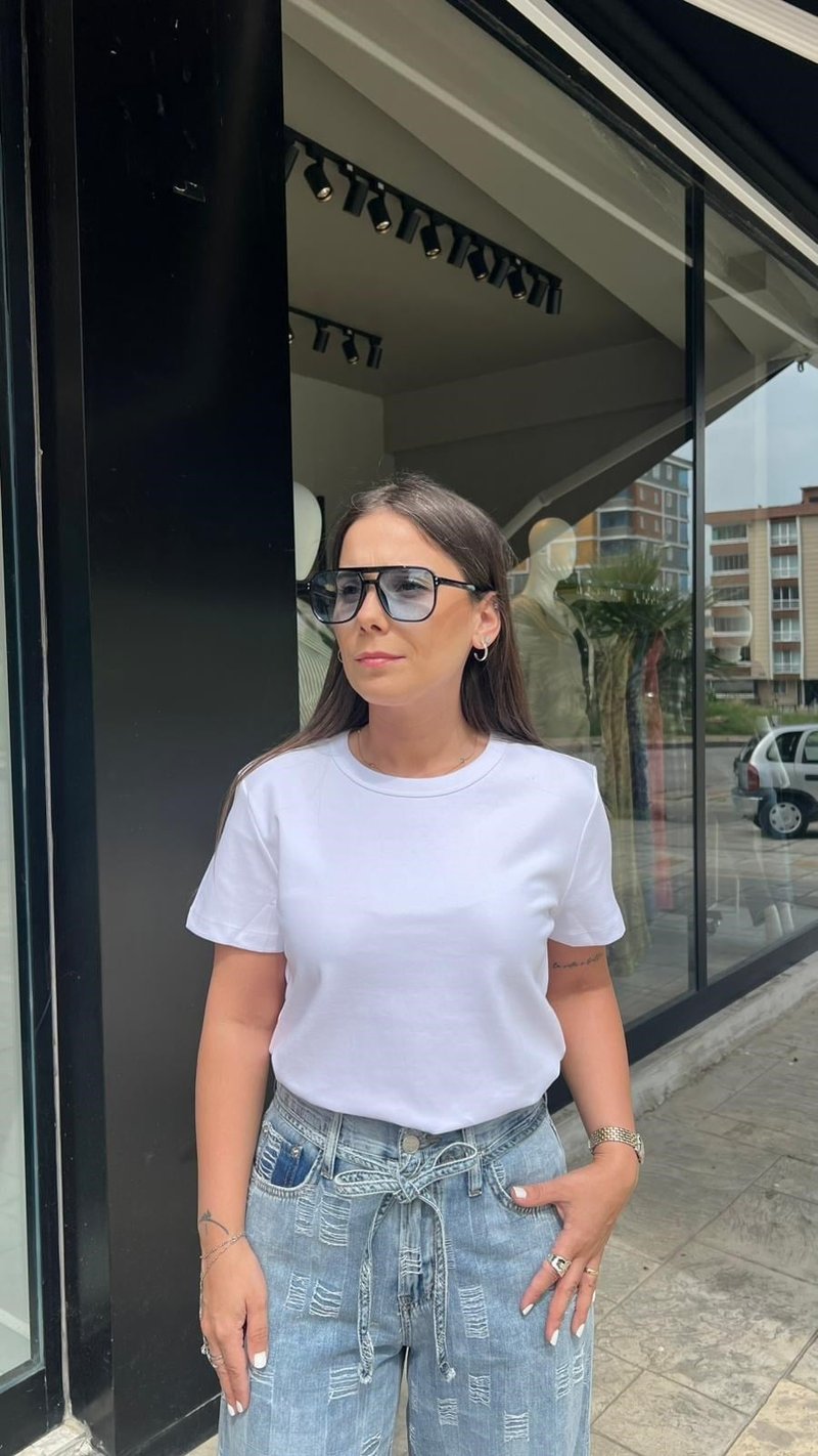 Beyaz Bisiklet Yaka Basic Tshirt
