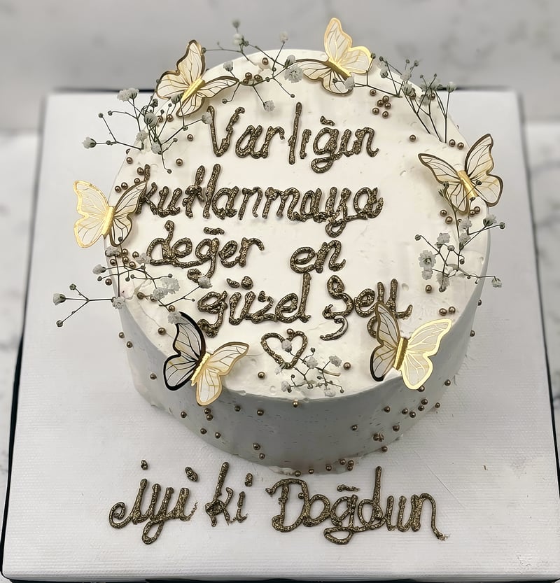 Altın Kelebek Yazılı Pasta