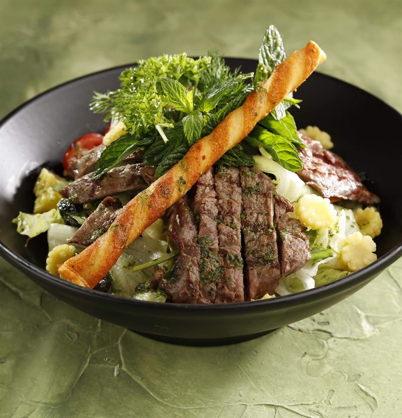Izgara Biftekli Salata