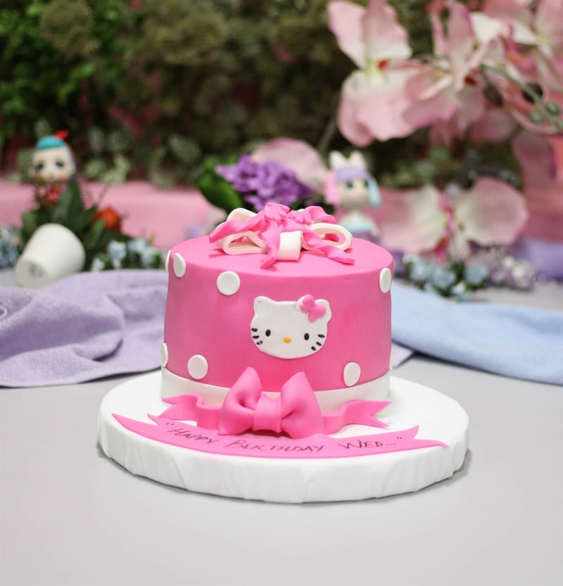 Liva Hello Kitty Kurdele Özel Pasta