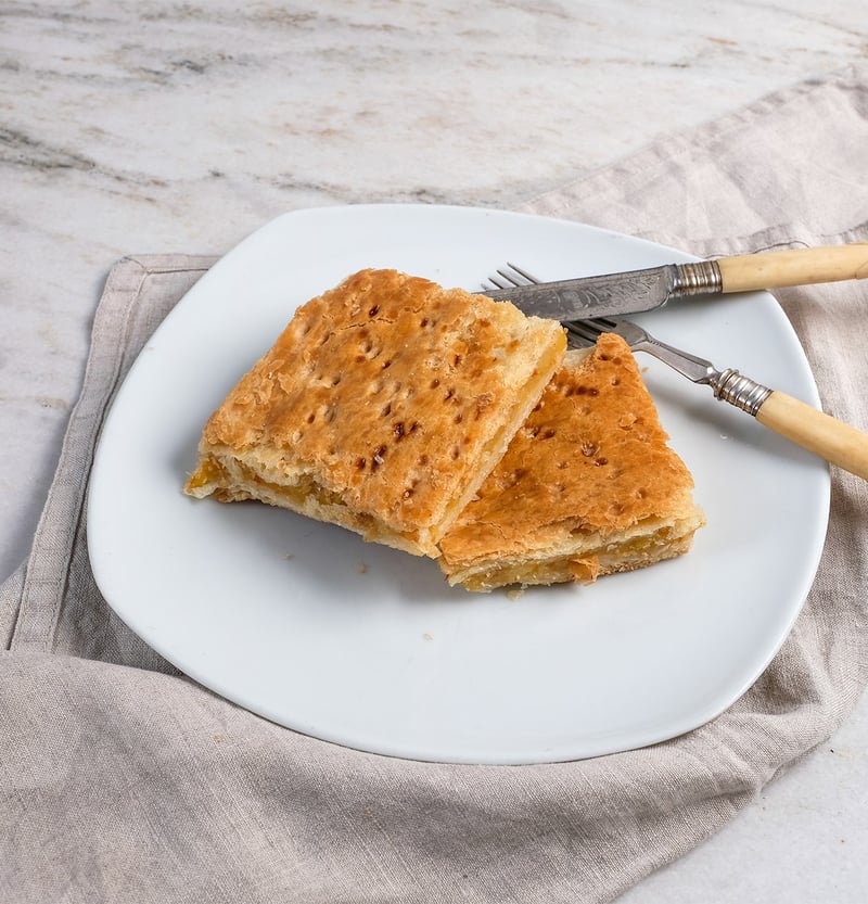 Patatesli Tepsi Böreği