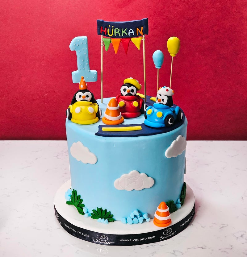 Yarışçı Penguenler Özel Pasta