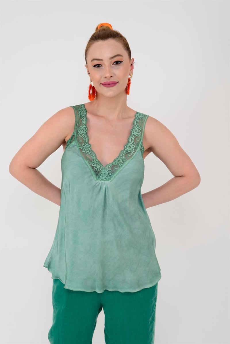 21336 V YAKA ASKILI DANTELLİ BLUZ