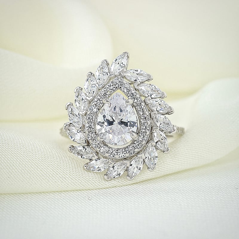 Effective Diamond Işıltılı Markiz Serenatı Gümüş Yüzük