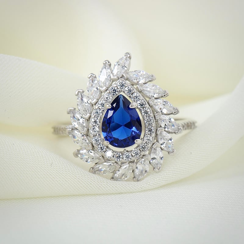 Effective Diamond Sentetik Sentetik Safir Markiz Serenatı Gümüş Yüzük
