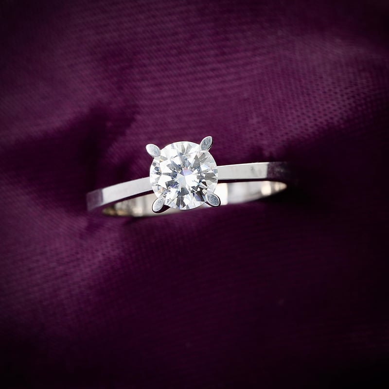 0.80 Karat Mozanit Markiz Masalı Tektaş Gümüş Yüzük