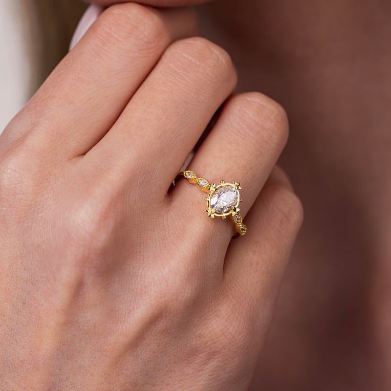 1.00 Karat Mozanit Sevgi Masalı Gold Renk Tektaş Gümüş Yüzük