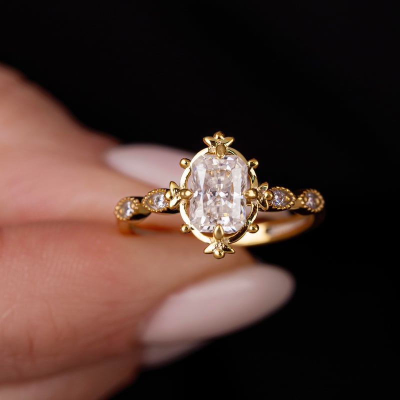 1.00 Karat Mozanit Tutku Masalı Gold Renk Tektaş Gümüş Yüzük