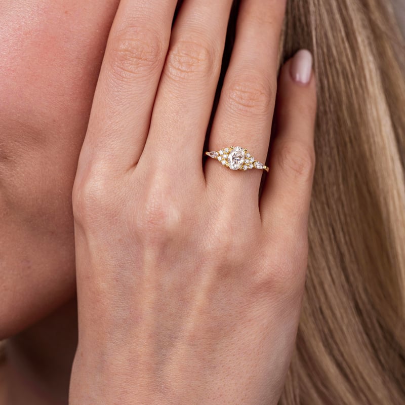 1.00 Karat Mozanit Işıltı Masalı Gold Renk Tektaş Gümüş Yüzük