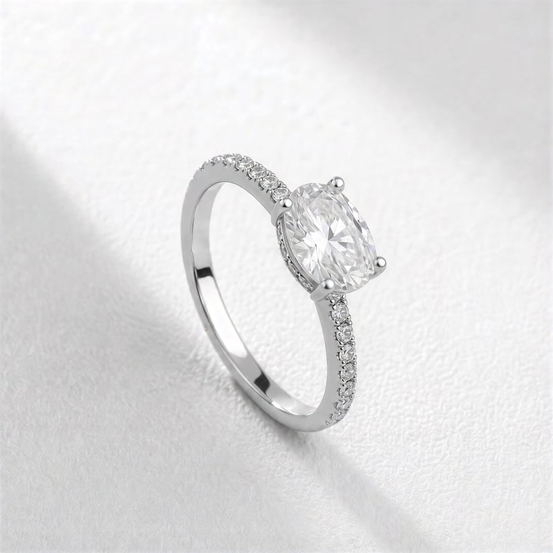1.50 Karat Mozanit Oval Kesim Ay Işığı Tektaş Gümüş Yüzük